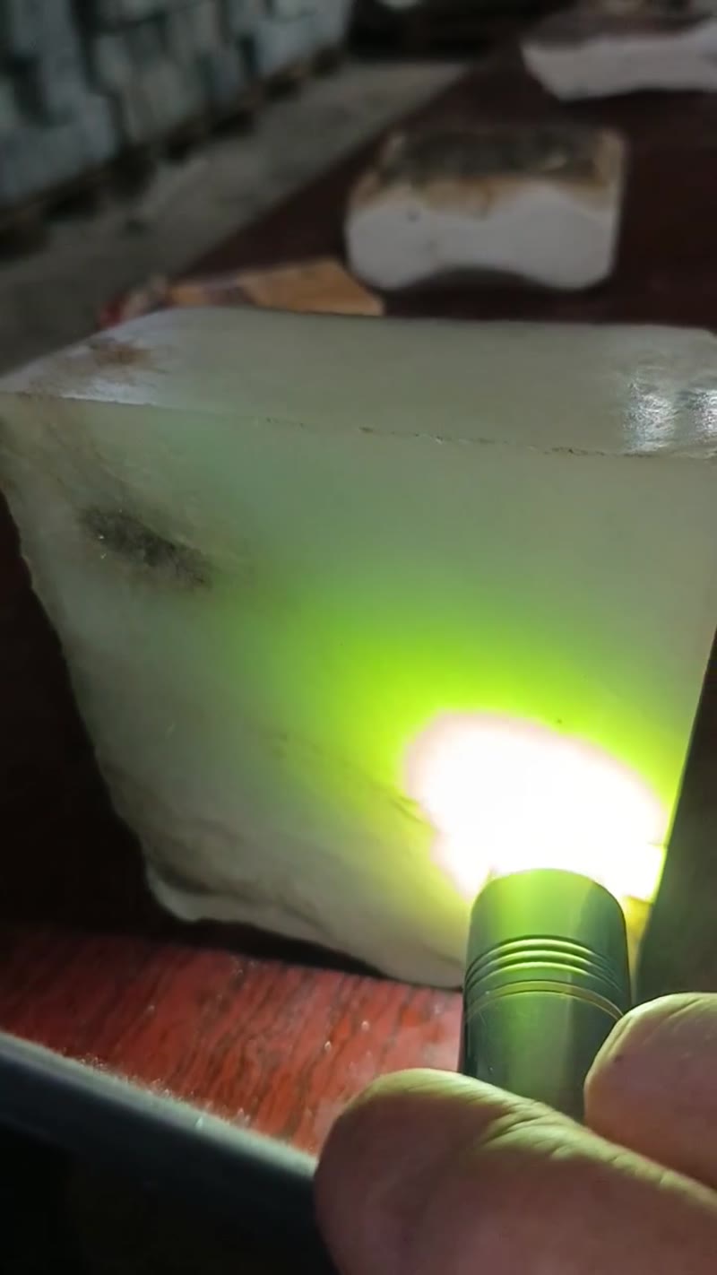 玉石绿色透光